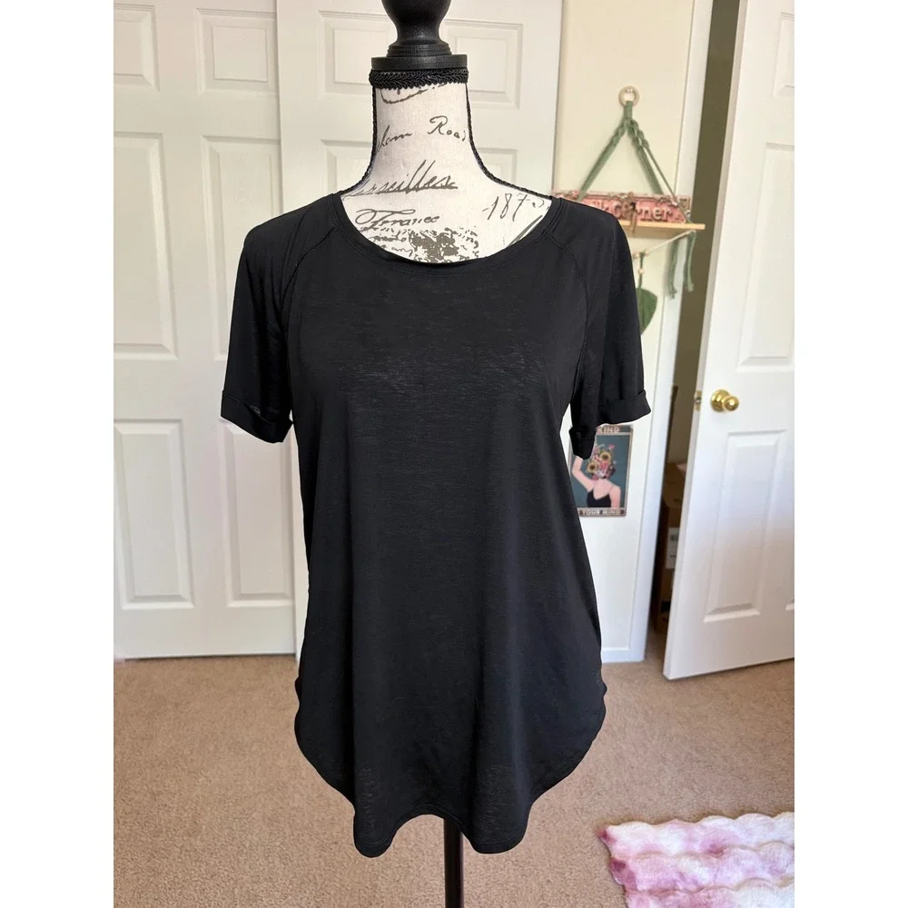 Lululemon Back In Action Short Sleeve Shirt Black Size 8 Pleated Back Tee